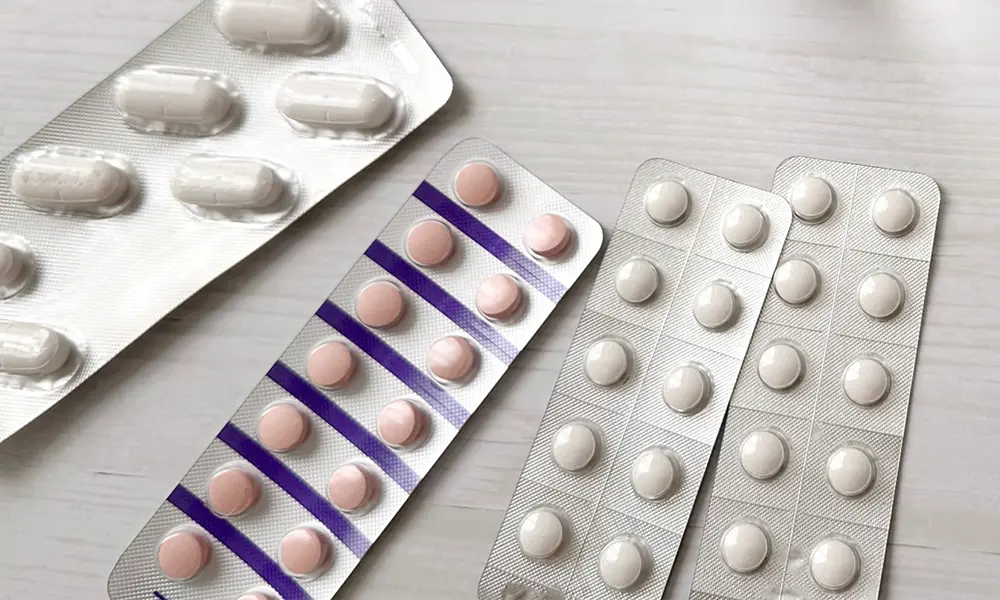 目の使いすぎが原因となる頭痛を薬に頼らず解消する方法