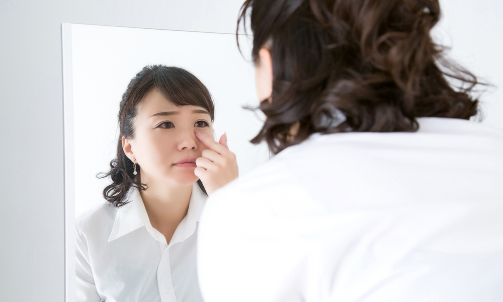 目の充血や疲れに悩んでいる人にお勧めのセルフケア!