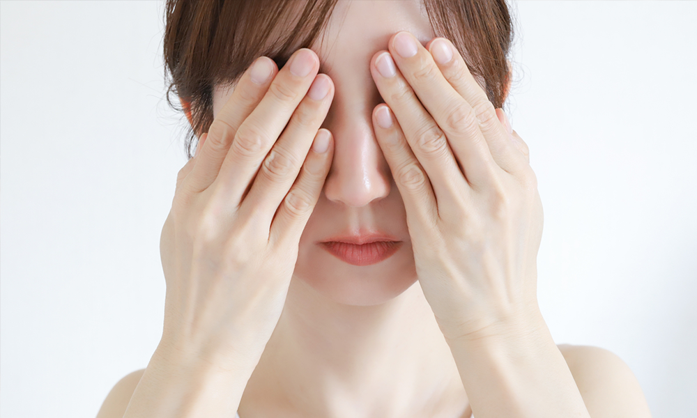 まぶたが腫れる原因と改善方法