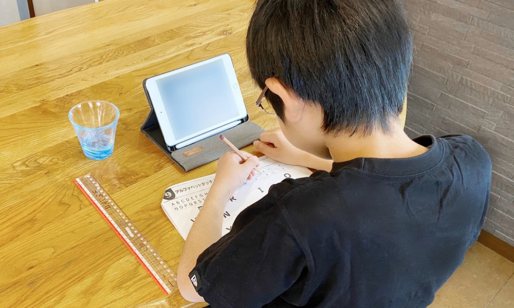 子供が視力0.3と言われたら？家庭でできる対処法